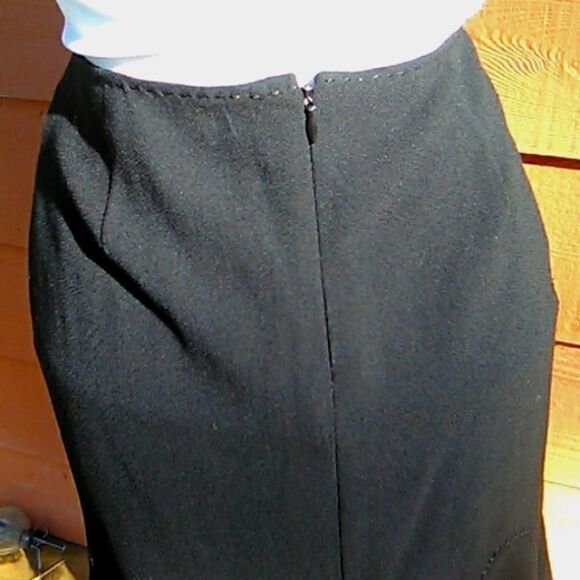 Elie Tahari Black Gusseted Full Skirt - Picture 7 of 14